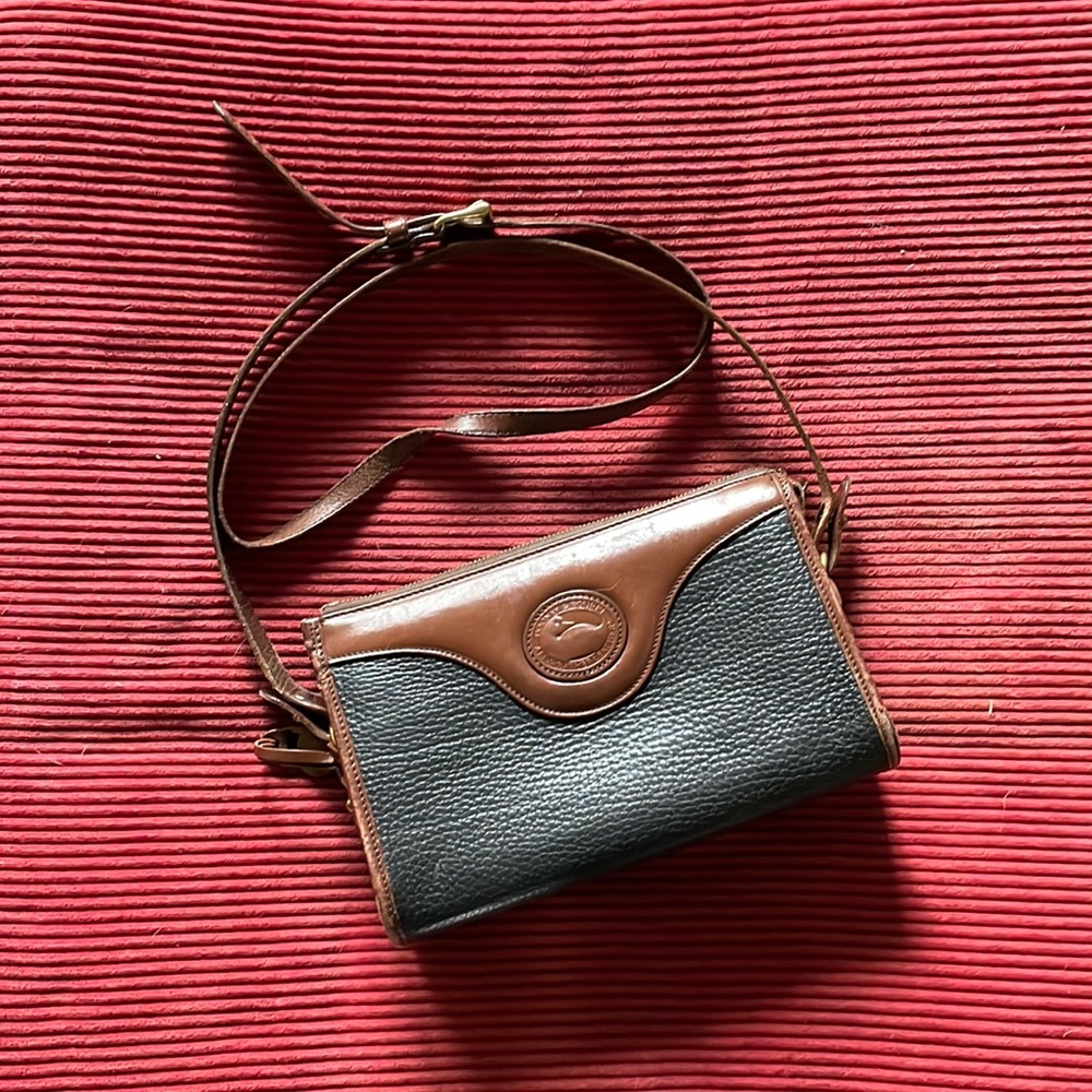 Vintage Dooney & Bourke cross body bag